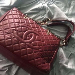 Grocery shopper tote and shoulder handbag.